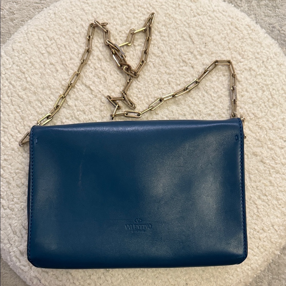 Valentino Garavani Navy Blue Clutch with Gold Chain - Picture 2 of 10